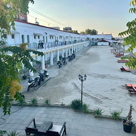 Hostel Cazino Nord Rooms Мамая Экстерьер фото