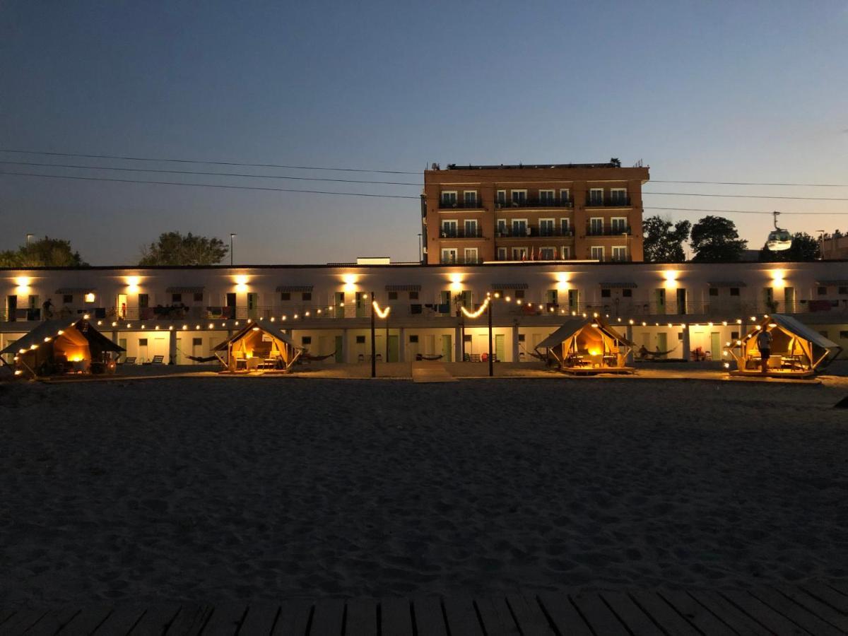 Hostel Cazino Nord Rooms Мамая Экстерьер фото