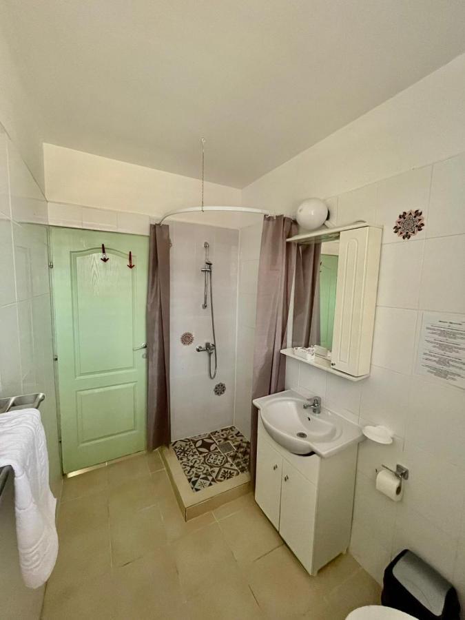 Hostel Cazino Nord Rooms Мамая Экстерьер фото
