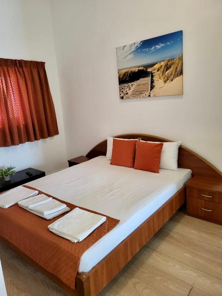 Hostel Cazino Nord Rooms Мамая Экстерьер фото