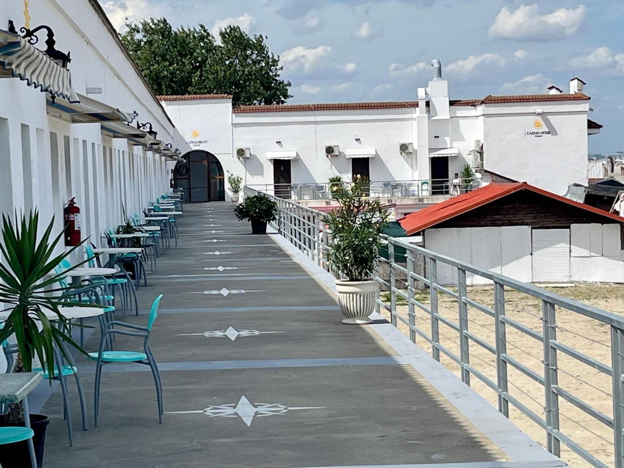 Hostel Cazino Nord Rooms Мамая Экстерьер фото