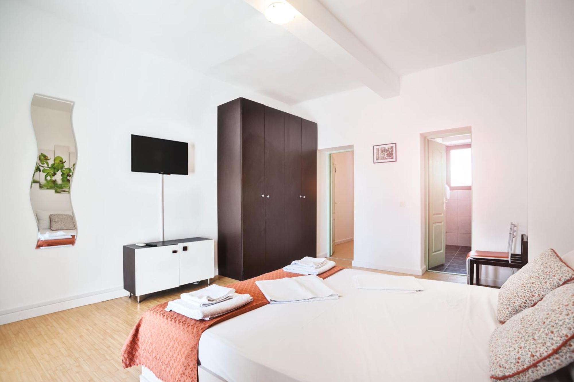 Hostel Cazino Nord Rooms Мамая Экстерьер фото